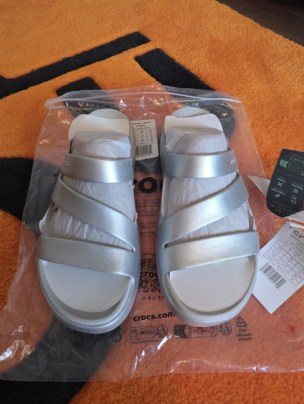 Crocs Gateway Metallic Silver Strappy Sandle, Women's 7, NWT